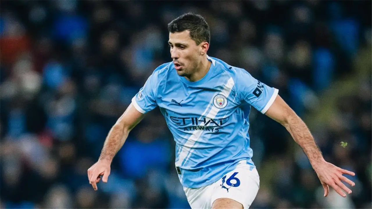 هل يمهد رودري الطريق أمام مفاجأة مدوية بشأن انتقاله إلى ريال مدريد؟